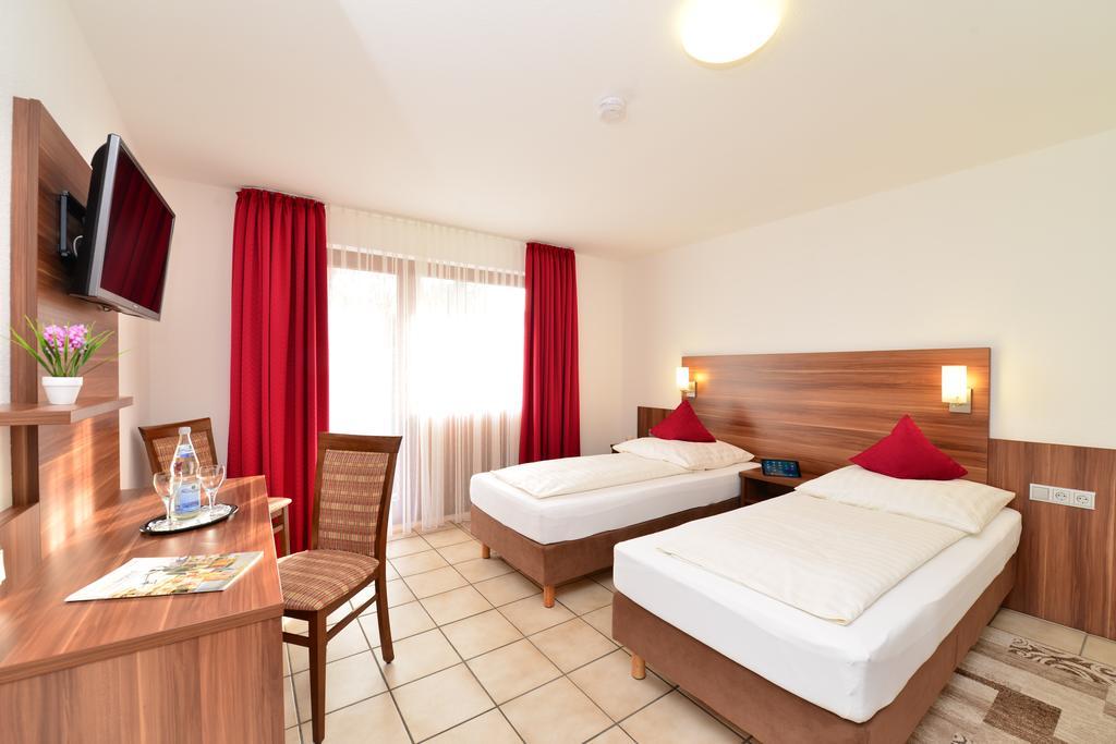 Hotel Am Buchwald Έσλινγκεν Εξωτερικό φωτογραφία